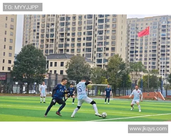 足球明星亲临村超赛事点燃乡村热情引发全民关注